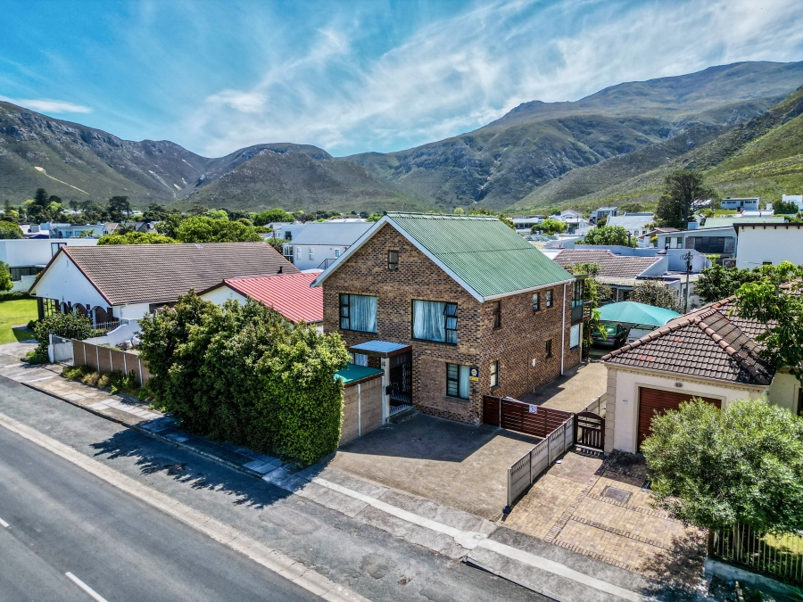 5 Bedroom Property for Sale in Voelklip Western Cape